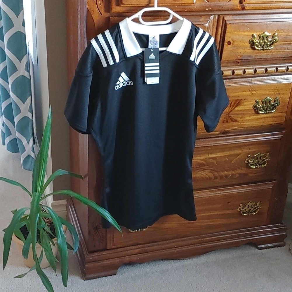 💚NWT Men's Adidas Shirt